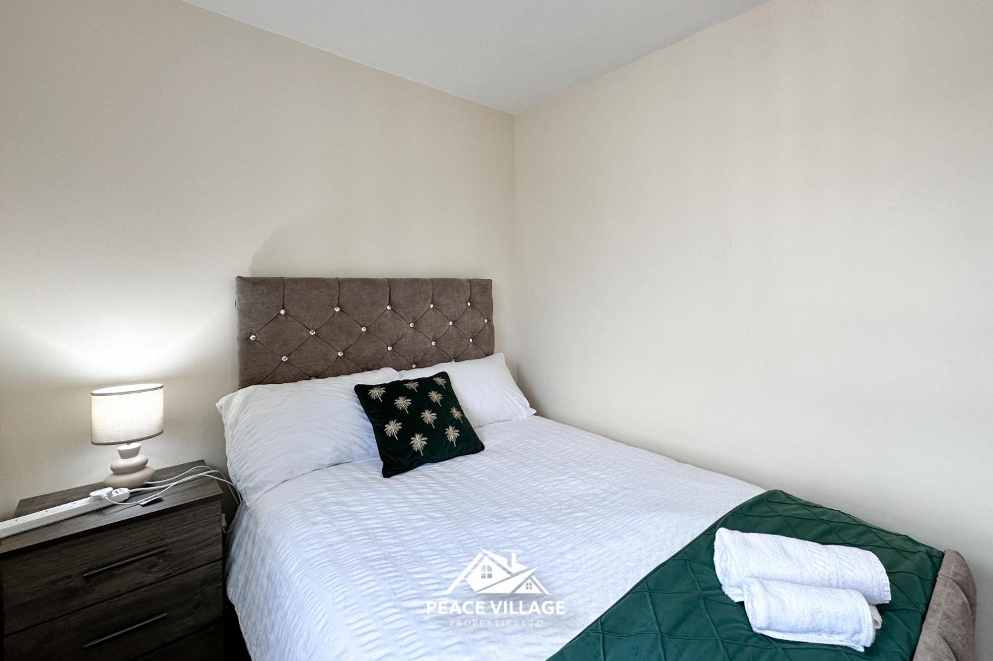 Ashton Co-Living - Private Room Self-Cater Manchester Extérieur photo